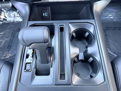 Used 2024 Ford F150 Lariat w/ FX4 Off-Road Package image 25