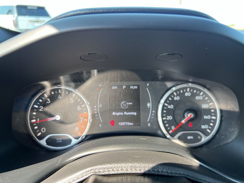 Used 2020 Jeep Renegade Altitude AWD/4WD image 15