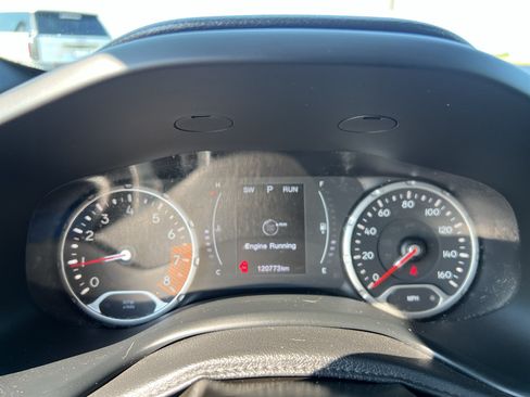 Used 2020 Jeep Renegade Altitude AWD/4WD image 15
