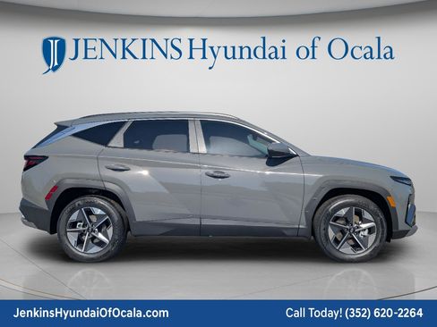 New 2026 Hyundai Tucson SEL FWD image 2