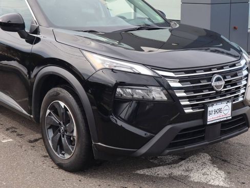 Certified 2025 Nissan Rogue SV AWD/4WD image 4