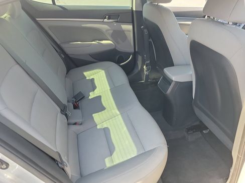 Used 2017 Hyundai Elantra SE FWD image 21