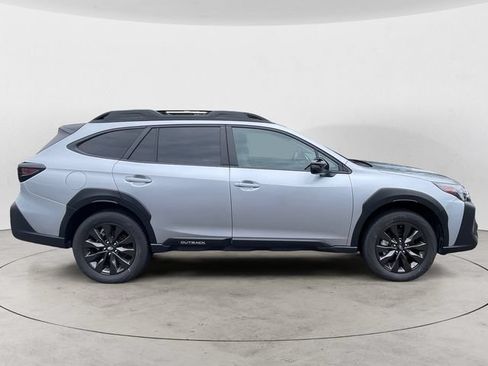 Used 2025 Subaru Outback Onyx Edition AWD/4WD image 4