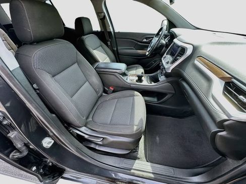 Used 2020 GMC Acadia SLE w/ Driver Convenience Package FWD image 30