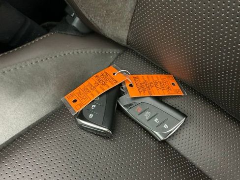 Used 2024 Lexus RX 450h AWD w/ Luxury Package image 42