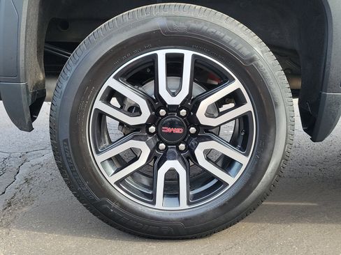 Used 2023 GMC Sierra 1500 AT4 w/ Technology Package image 5