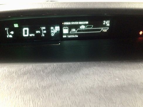 Used 2015 Toyota Prius Four image 33