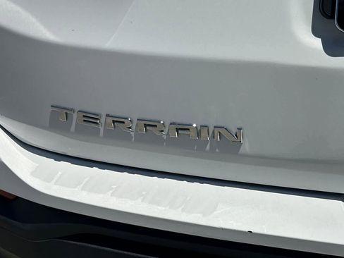 Used 2020 GMC Terrain SLE FWD image 13