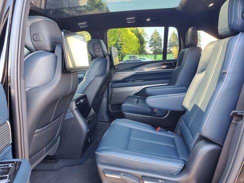 Certified 2025 Cadillac Escalade IQ Sport 2 AWD/4WD image 38