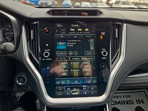 Used 2025 Subaru Outback Limited image 25