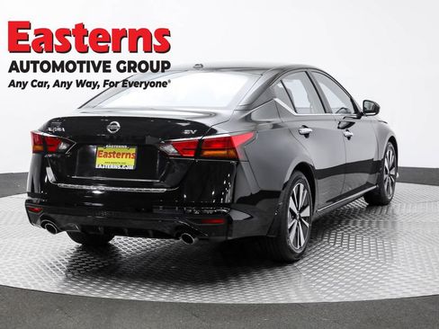 Used 2021 Nissan Altima 2.5 SV w/ SV Premium Package image 5