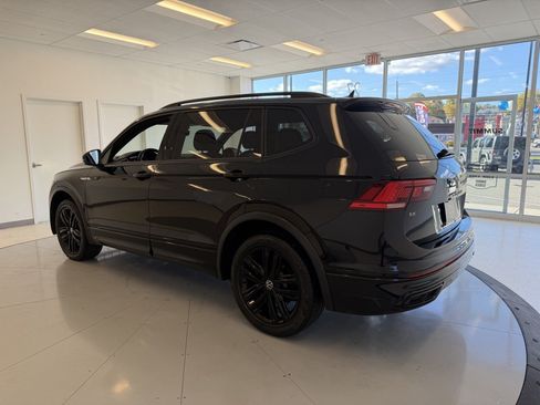 Used 2022 Volkswagen Tiguan SE R-Line AWD/4WD image 60