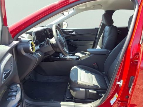 New 2026 Chevrolet Trax LT w/ Driver Confidence Package FWD image 15