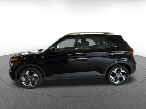 Used 2025 Hyundai Venue SEL FWD image 9