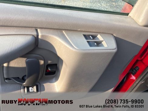 Used 2015 Chevrolet Express 2500 LS image 10