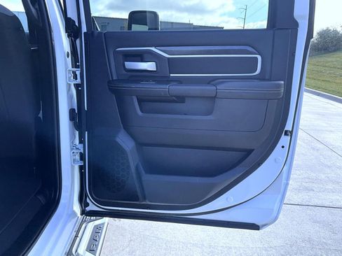 Used 2024 RAM 2500 Big Horn image 21