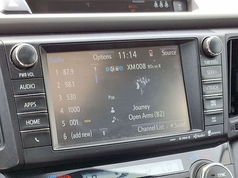 Used 2018 Toyota RAV4 XLE AWD/4WD image 19
