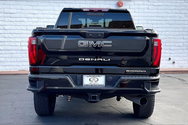 Used 2024 GMC Sierra 3500 Denali Ultimate AWD/4WD image 3
