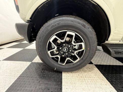 New 2025 Ford Bronco Outer Banks image 11