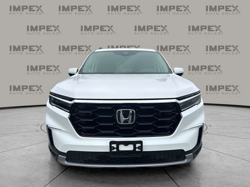 Used 2024 Honda Pilot Touring image 8