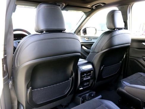 New 2025 Jeep Grand Cherokee L Altitude image 17