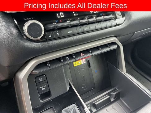 Used 2024 Toyota Tundra Limited AWD/4WD image 34