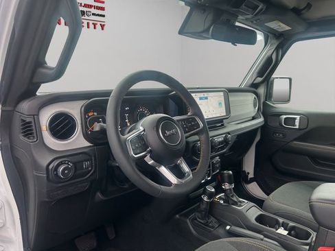 Used 2024 Jeep Wrangler Unlimited Sahara AWD/4WD image 26