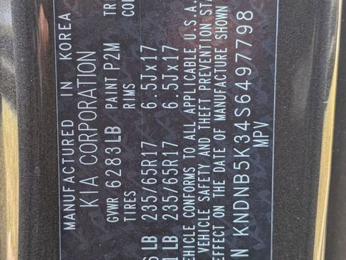 Used 2025 Kia Carnival FWD image 33