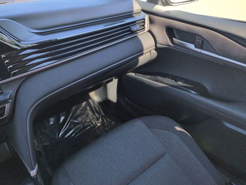 Used 2025 Toyota Camry LE image 16