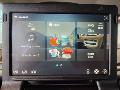 Used 2017 Chrysler Pacifica Touring-L Plus w/ Advanced Safetytec Group FWD image 3