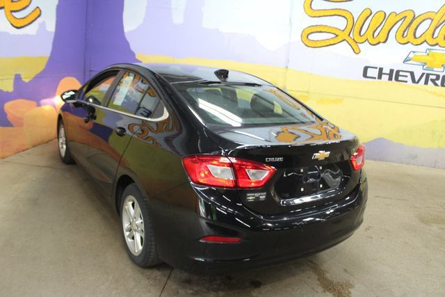 Used 2018 Chevrolet Cruze LT w/ LT Convenience Package FWD image 6