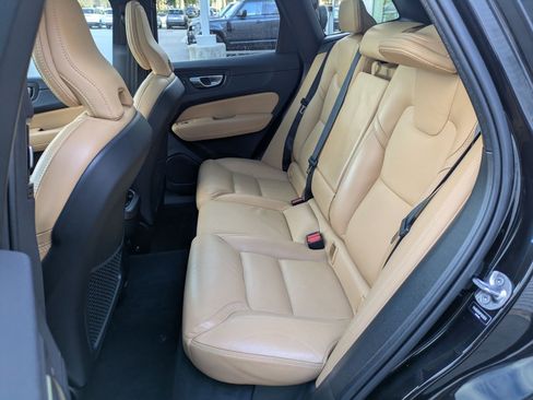 Certified 2023 Volvo XC60 B6 Ultimate w/ Protection Package Premier image 29