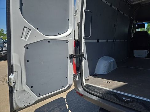 Used 2025 Mercedes-Benz Sprinter 2500 image 70