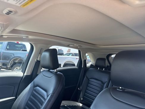 Used 2020 Ford Edge SEL w/ Convenience Package FWD image 9
