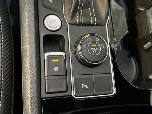 Certified 2022 Volkswagen Atlas Cross Sport SE AWD/4WD image 39