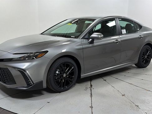 New 2026 Toyota Camry SE image 1