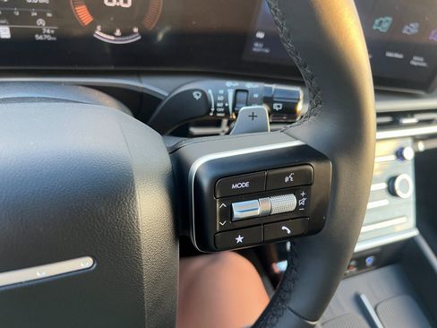 New 2025 Hyundai Santa Fe SE FWD image 32