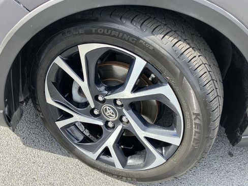 Used 2018 Toyota C-HR XLE image 9