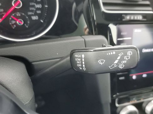 Used 2020 Volkswagen GTI SE image 28