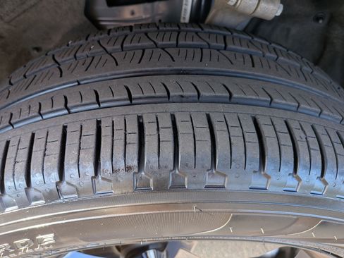 Certified 2025 Jeep Grand Cherokee L Limited w/ Black Appearance Package image 10