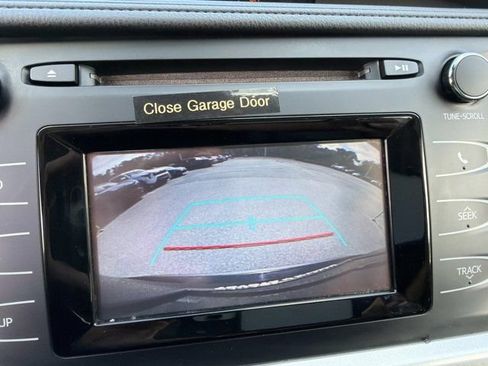 Certified 2017 Toyota Highlander LE FWD image 29