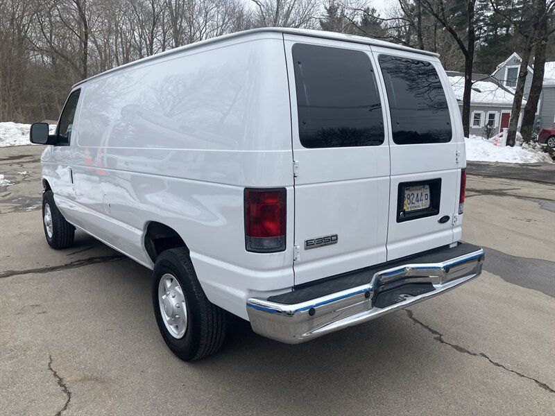 Used 2008 Ford E-350 and Econoline 350 Super Duty RWD image 2