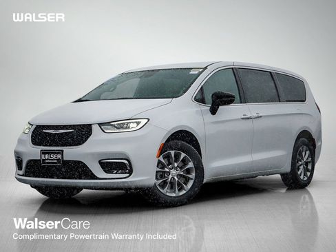 New 2026 Chrysler Pacifica Select image 1