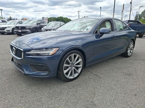 Used 2020 Volvo S60 T6 Momentum AWD/4WD image 3