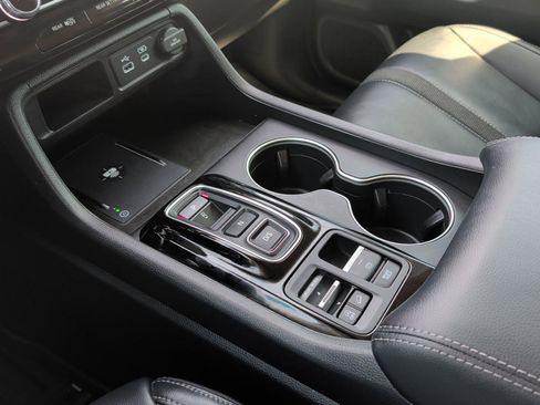 Used 2024 Honda Pilot Touring image 20