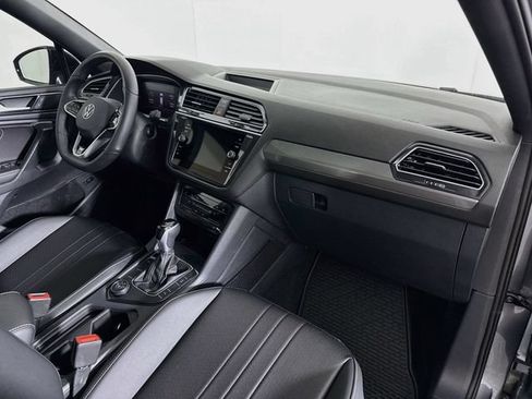 Used 2024 Volkswagen Tiguan SE R-Line AWD/4WD image 27