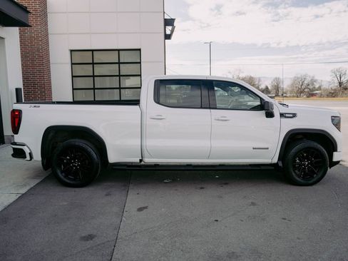 Used 2023 GMC Sierra 1500 Elevation w/ LPO, Elevation Black Package image 12