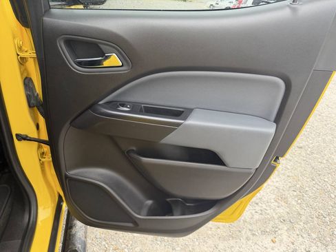 Used 2015 Chevrolet Colorado Z71 AWD/4WD image 21