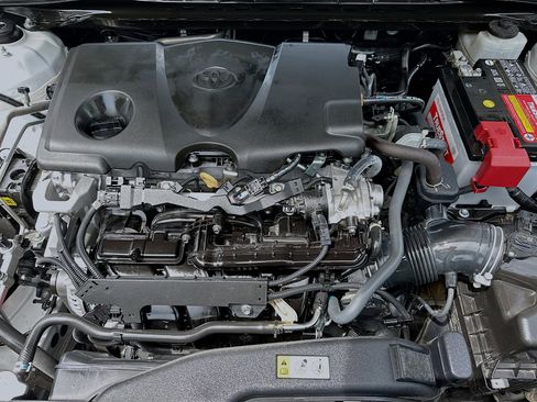 Used 2022 Toyota Camry LE image 29
