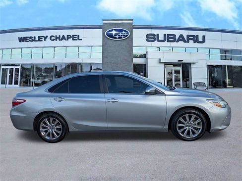 Used 2015 Toyota Camry XLE image 4